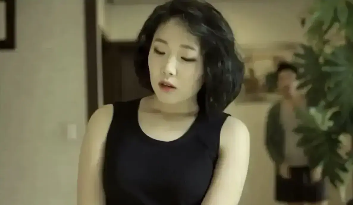韩国电影《迷人的保姆》免费在线观看_未删减中文版-无广告蓝光中字完整版-极速播放温情反转守护-手机在线网盘资源免费转存下载