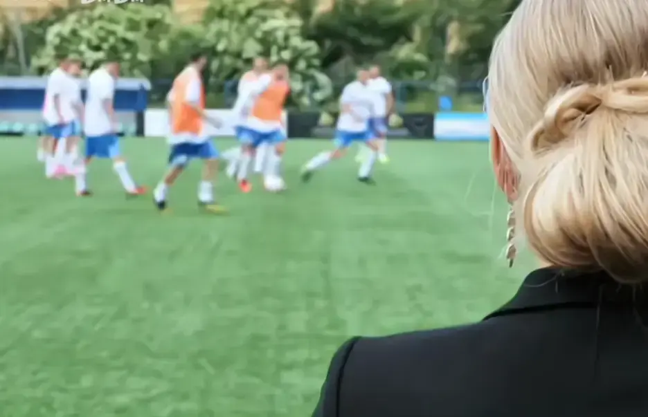 法国电影《Footballers'Moms》足球队的女老板们高清完整版-免费在线观看全集-VS影视