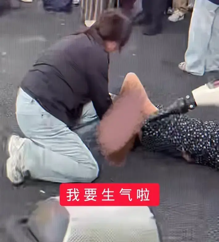 河北保定高阳抓小三现场视频完整版曝光 原配当街狂扇耳光全程高清免费观看 6分钟1080P在线播放全网疯传